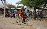 TANZANIA - 1220 Maasai in bicycle